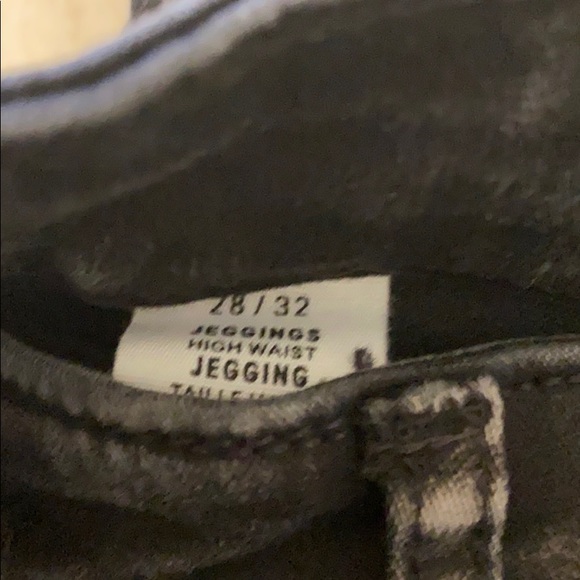 H&M high-waisted jeans - Picture 3 of 3